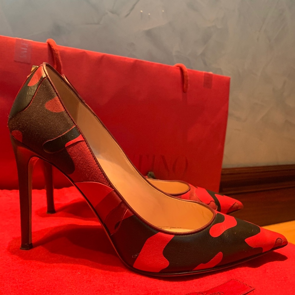 Valentino Camouflage Leather Heels Size 39.5